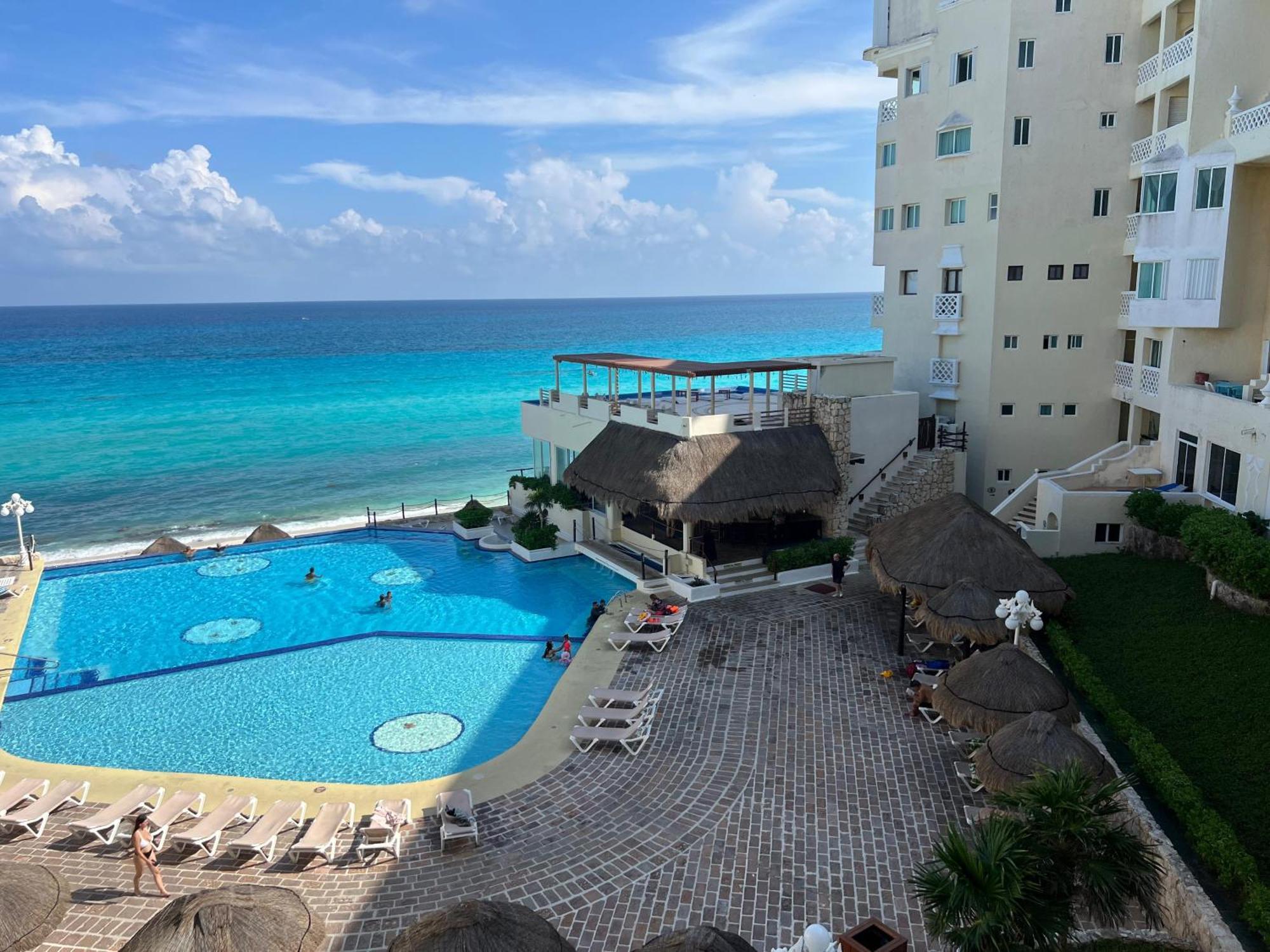 “Magic Sunrise At Cancun” 外观 照片