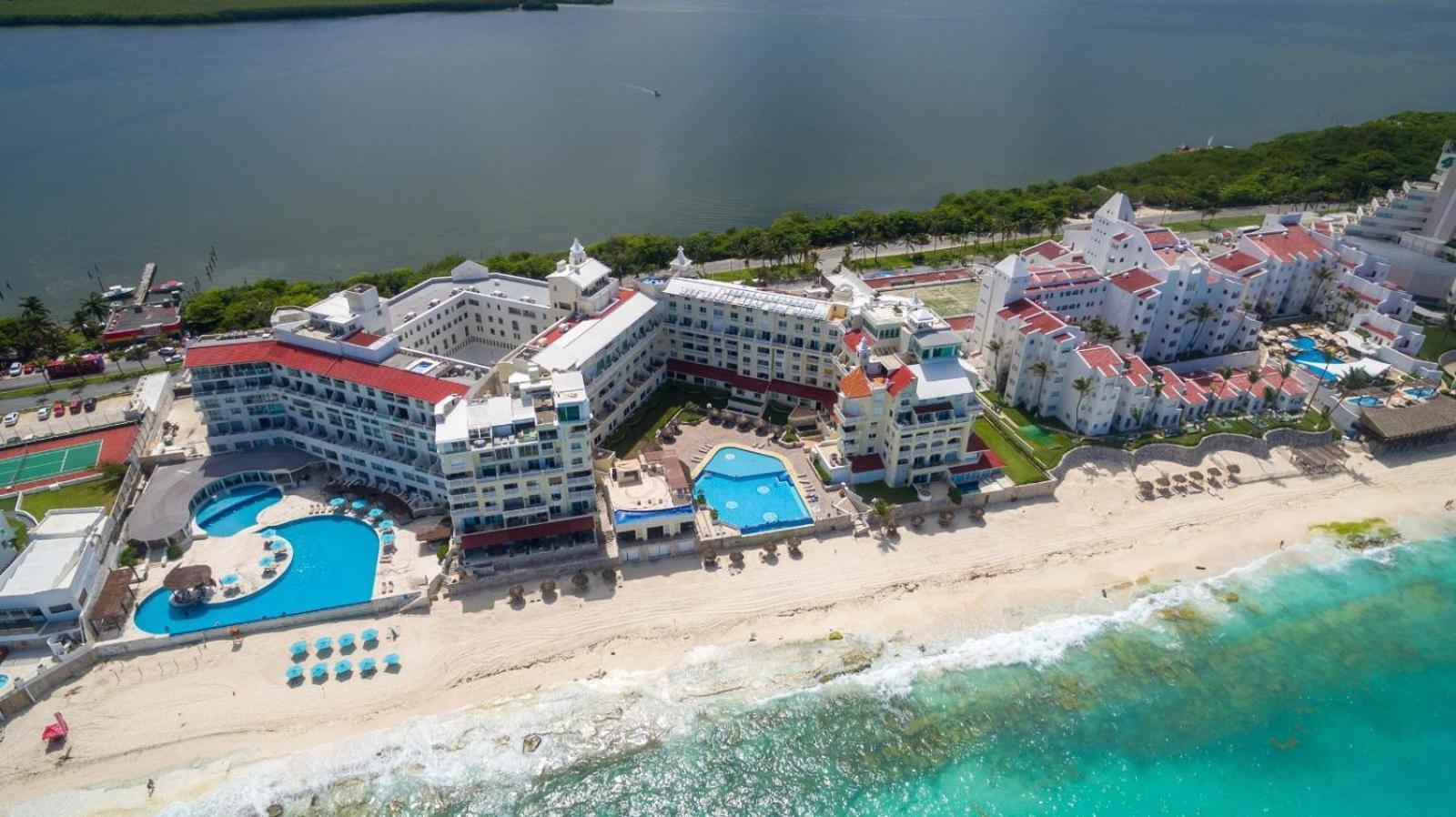 “Magic Sunrise At Cancun” 外观 照片