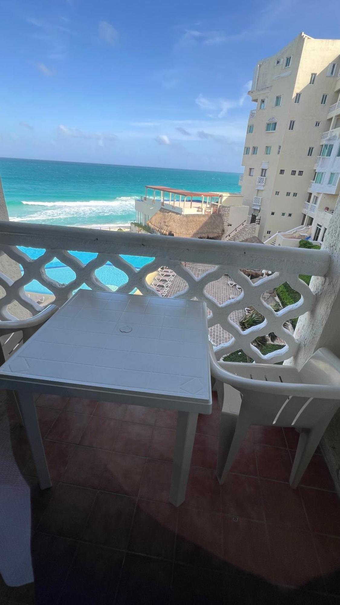“Magic Sunrise At Cancun” 外观 照片