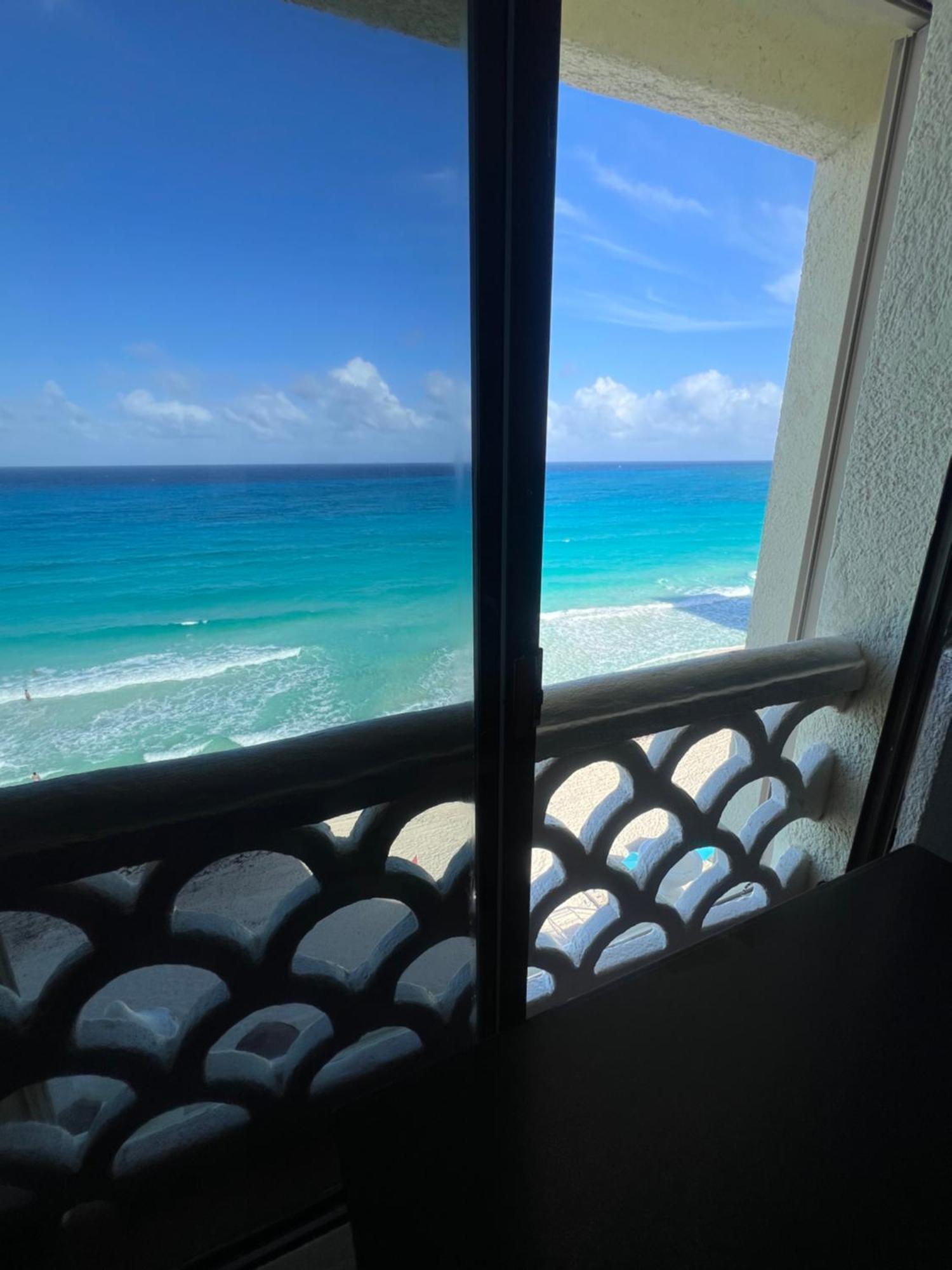 “Magic Sunrise At Cancun” 外观 照片